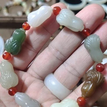 和田玉未镶嵌手链