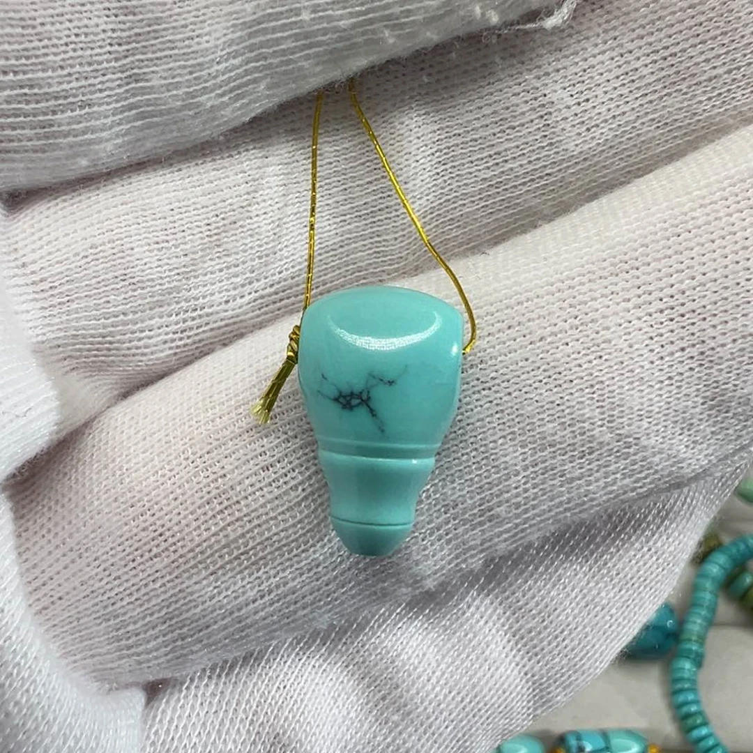 绿松石配饰未镶嵌