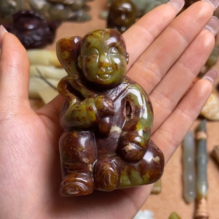 蛇纹石玉未镶嵌颈饰