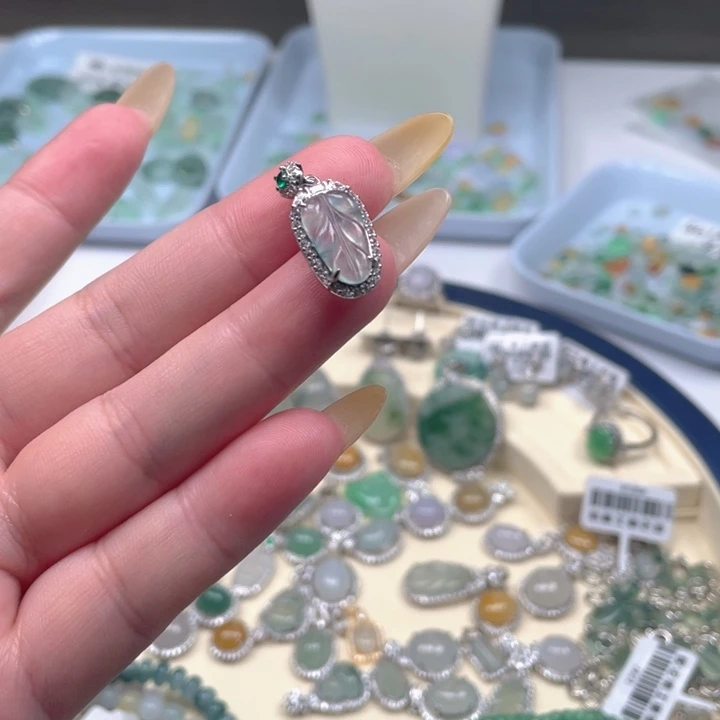 大***紫翡翠银S925镶嵌颈饰