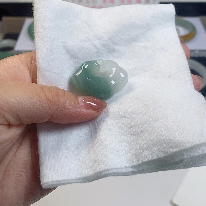 石英质玉（金丝玉）未镶嵌吊坠(不含链)