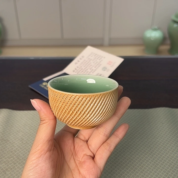 尹***辰龙泉云间青瓷小米茶器