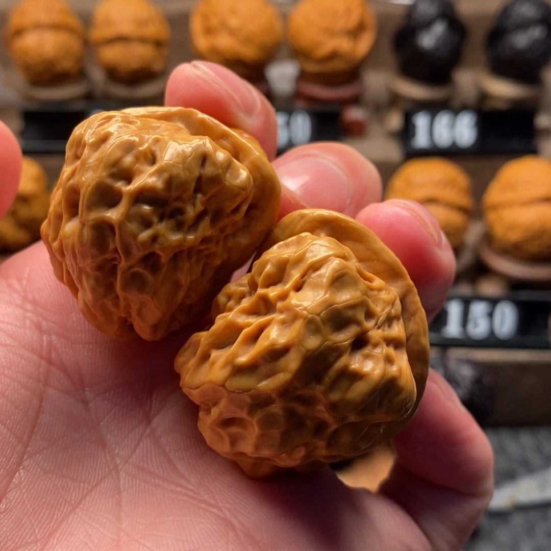 文玩核桃把件铁核桃