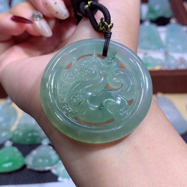 翡翠未镶嵌吊坠(不含链)麒麟