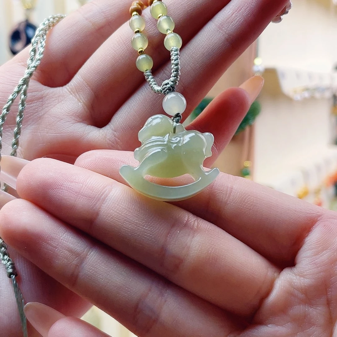 ****了和田玉未镶嵌吊坠(赠链)