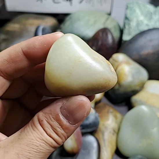 未镶嵌和田玉（糖玉）挂件