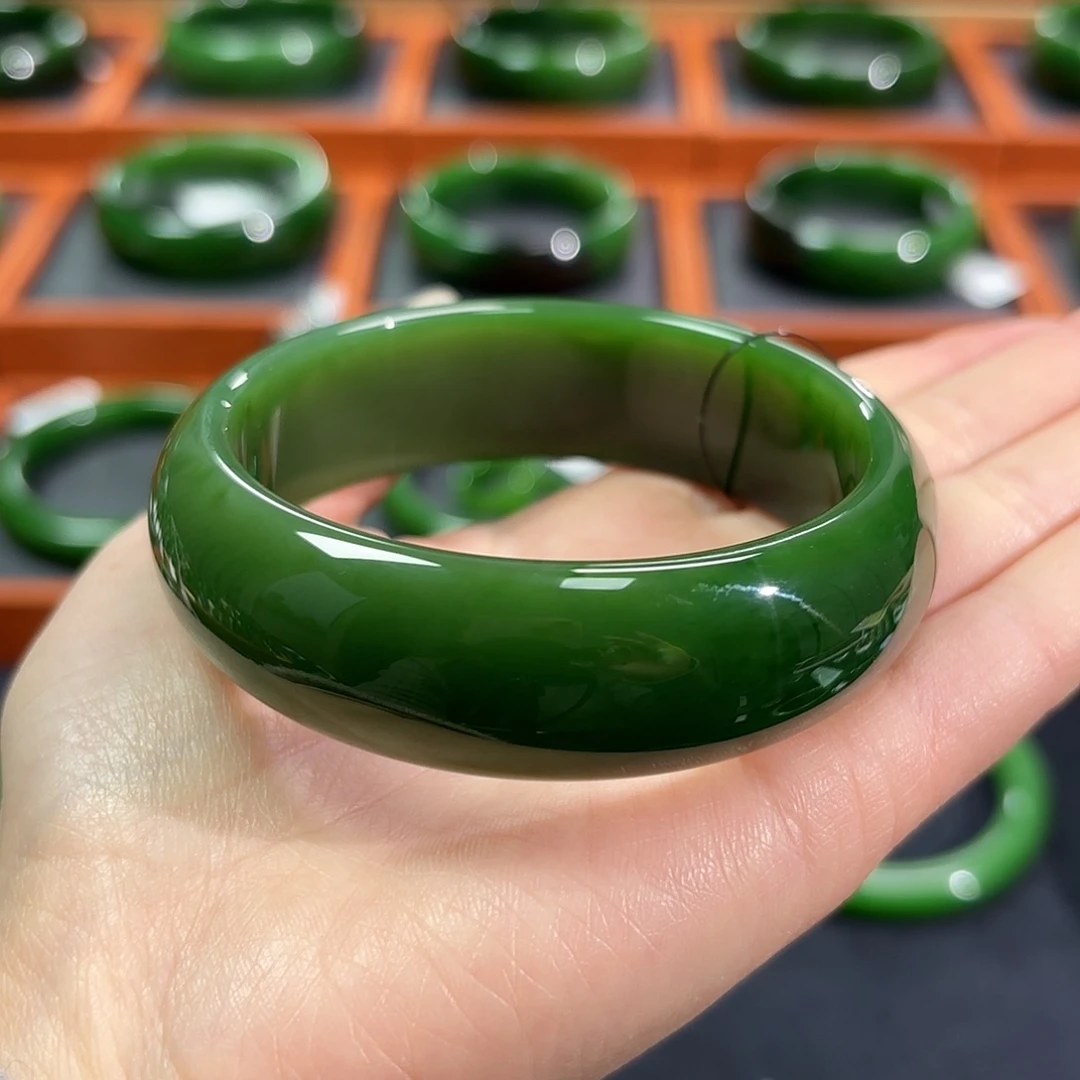 和田玉（碧玉）未镶嵌手镯菠菜绿满色