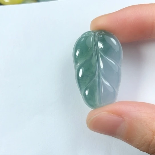 翡翠未镶嵌颈饰缅甸A货，每天下午1点半开播