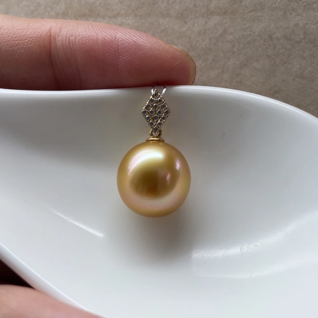 18K金镶嵌吊坠(不含链)海水珍珠12.4mm