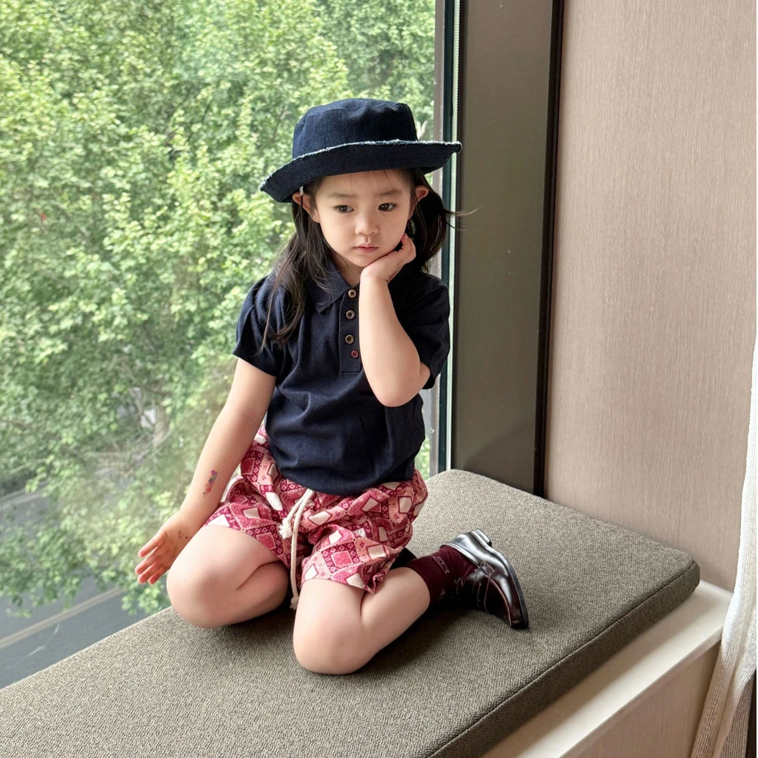 小思家女童套装2025夏季洋气女孩印花翻领短袖上衣韩版复古短裤
