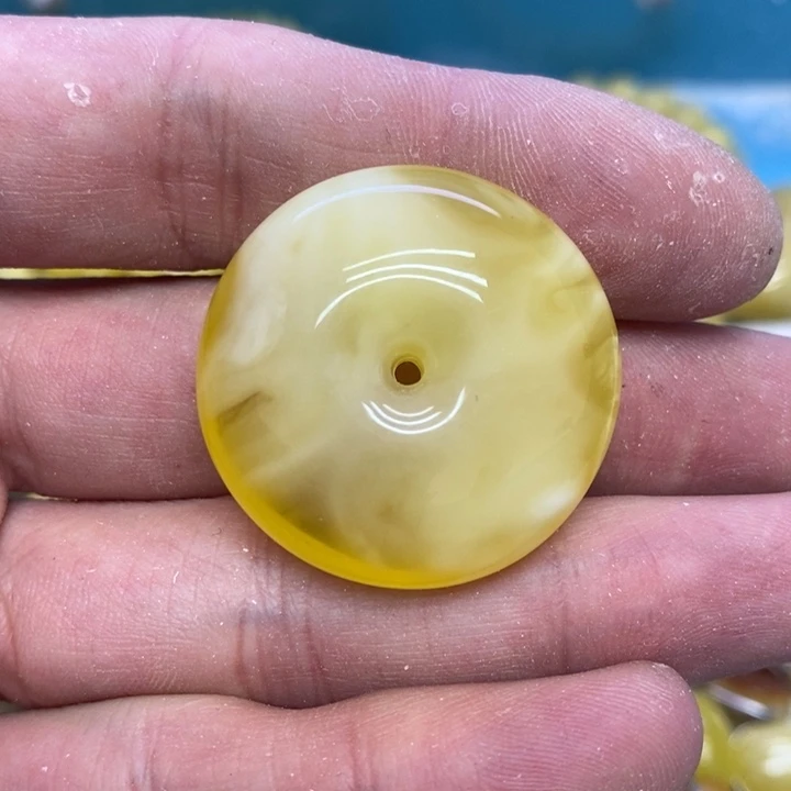 蜜蜡裸石未镶嵌吊坠