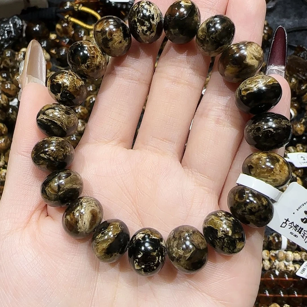 琥珀颈饰未镶嵌博**姐抚顺琥珀