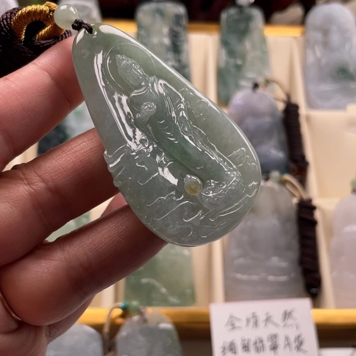 颈饰未镶嵌翡翠玉