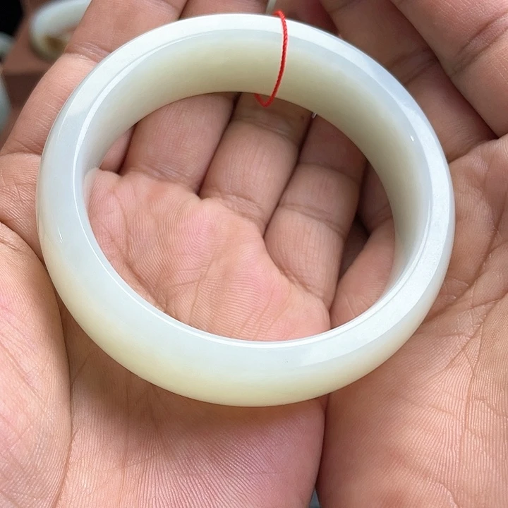 【闪购商品】未镶嵌手镯和田玉