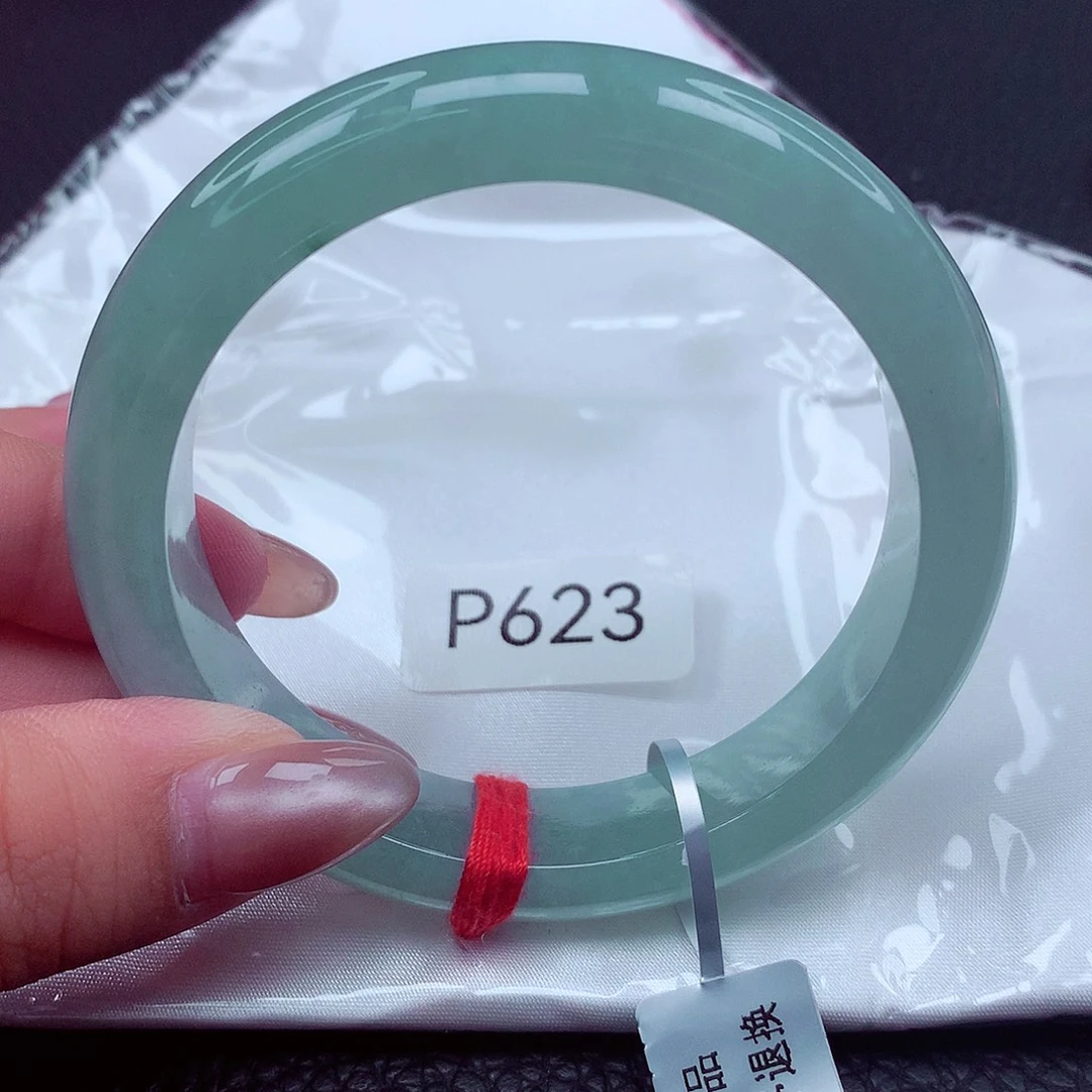 阿****翡翠未镶嵌手镯天然缅甸翡翠A货