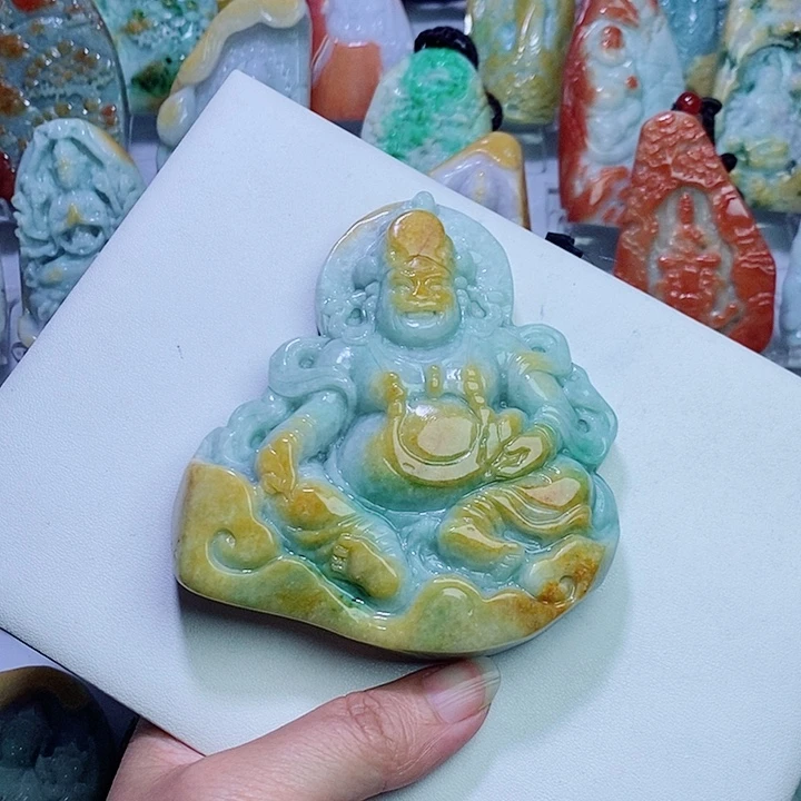 翡翠未镶嵌颈饰黄财