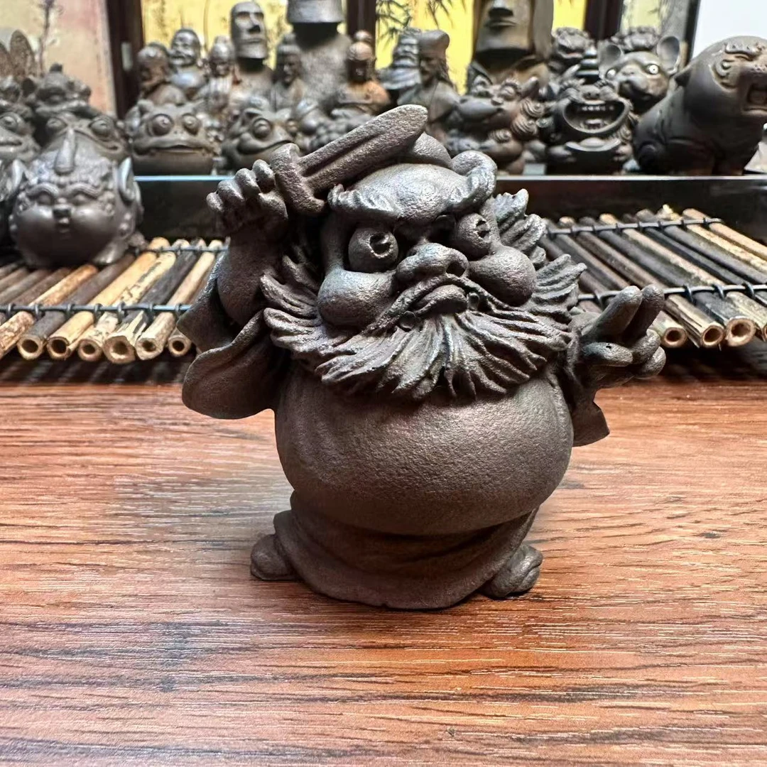 铸铁创意钟馗执剑伏魔人物潮玩摆件小众茶宠自然成色家居装饰工艺