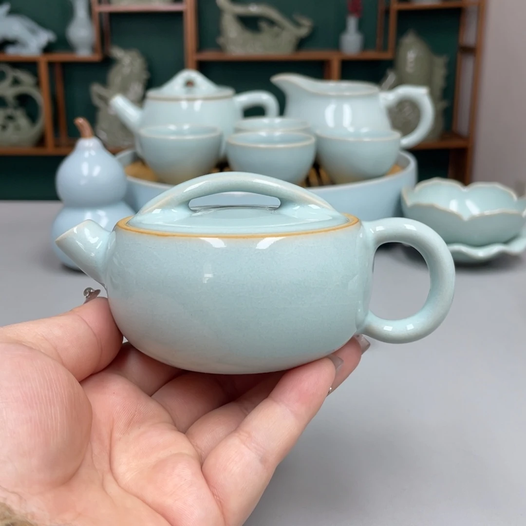 十***画瓷小炮嘴壶瑕