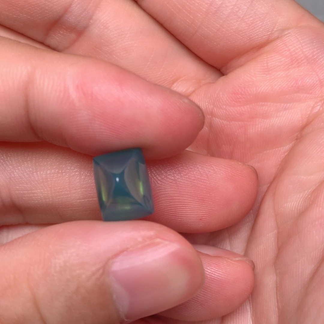 未镶嵌天然锆石裸石e*