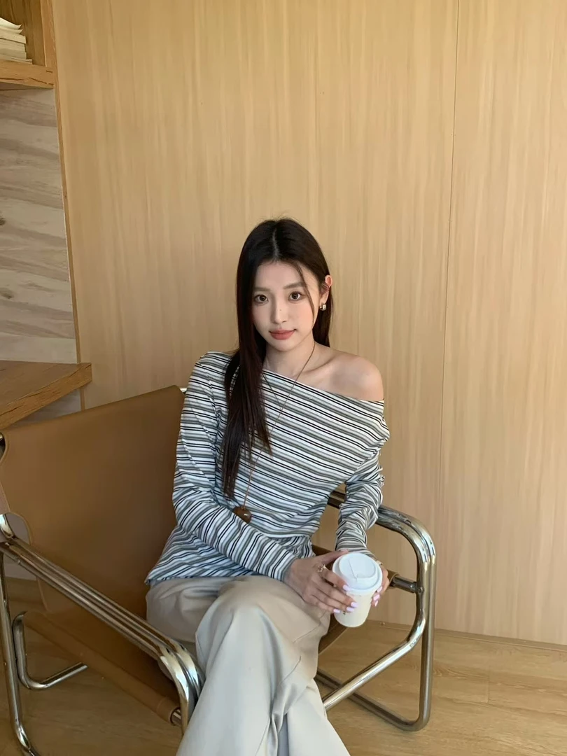 BUBBLE（050#）韩系条纹褶皱斜肩长袖