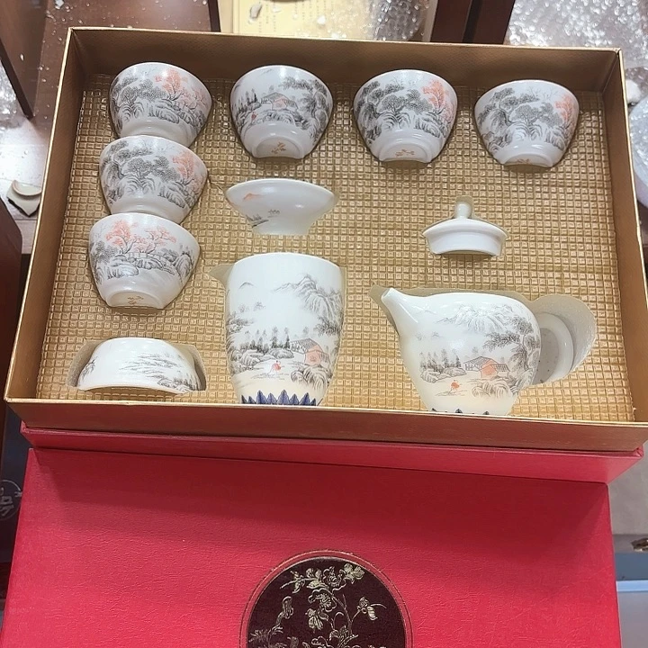 孤品茶具套装等。