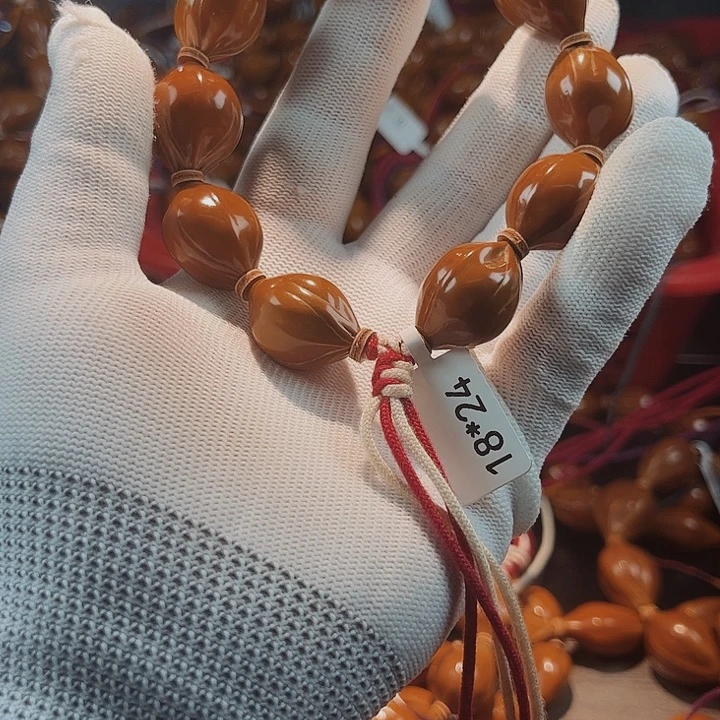 子****吊坠橄榄核111111