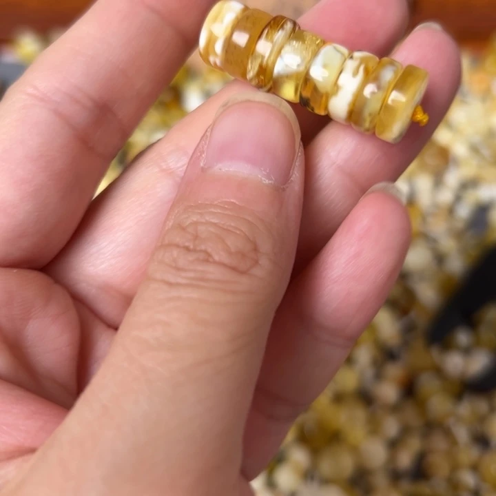 蜜蜡未镶嵌裸石10.7mm一组