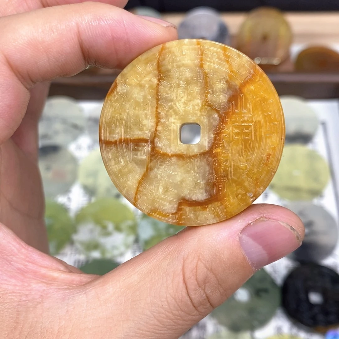 岫玉未镶嵌颈饰岫玉山鬼花钱吊坠
