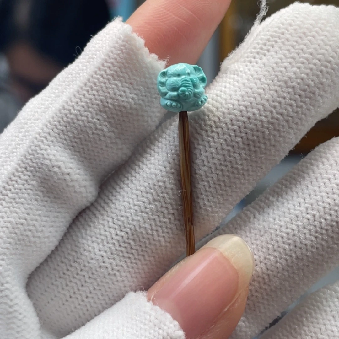 绿松石未镶嵌挂件