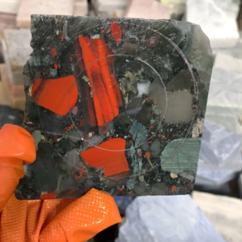 【闪购商品】未镶嵌手镯石英岩玉龙血多宝