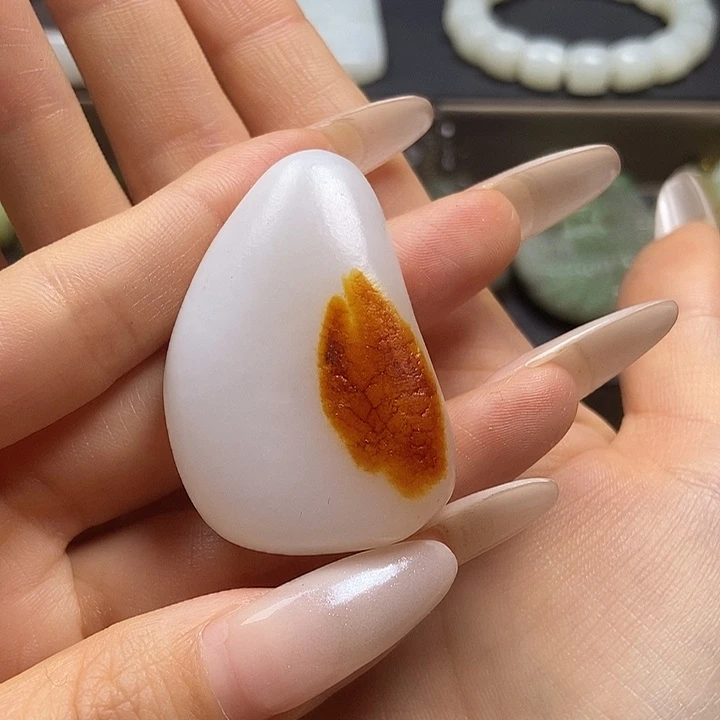和田玉（糖玉）未镶嵌颈饰