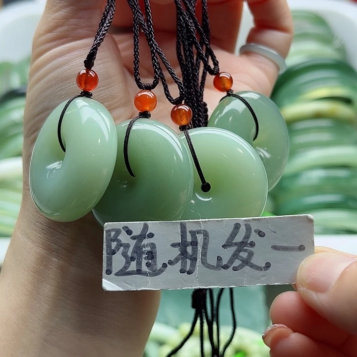 岫玉未镶嵌蛇纹石玉天然岫玉