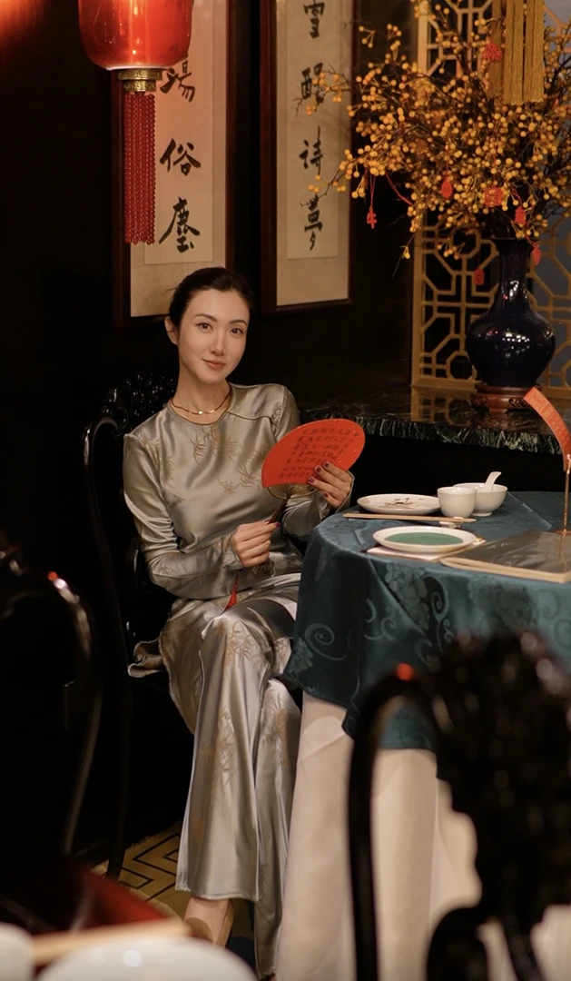 【壁虎姐]】GECKO2025夏季新款 新中式青灰色上衣 松紧腰直筒裤套装