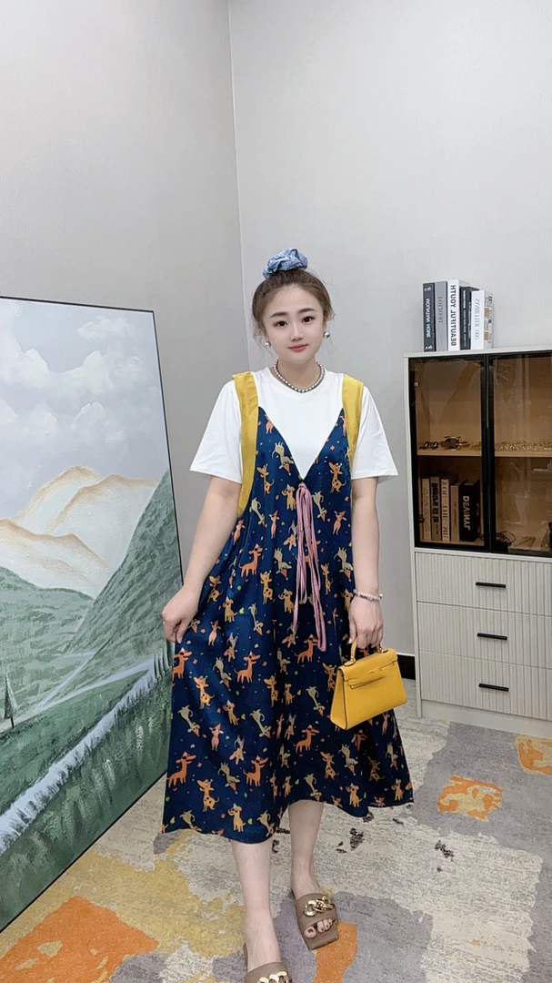 楠楠2025夏季法式休闲风印花碎花夏季网红减龄美式风假俩件连衣裙