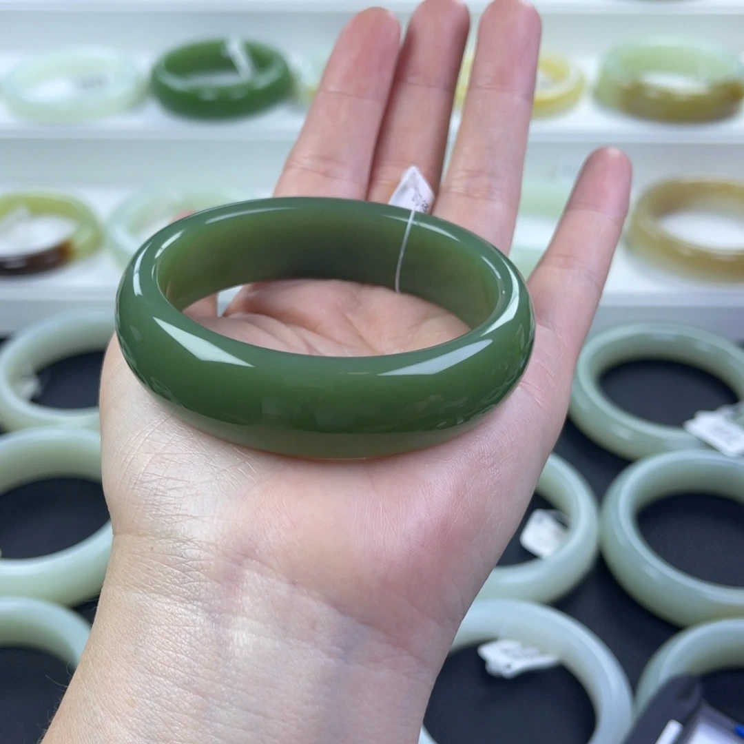 和田玉未镶嵌手镯