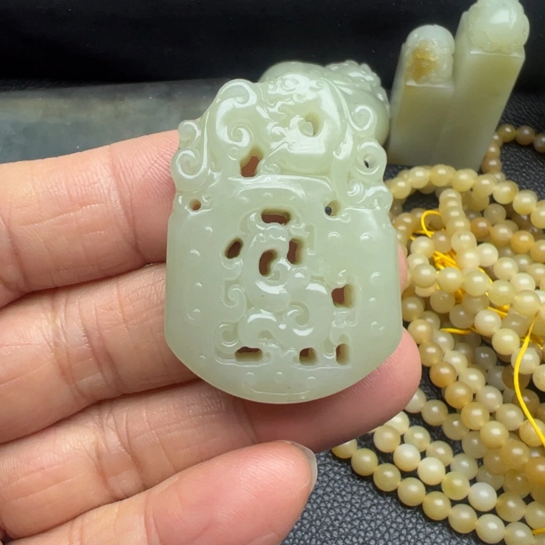 和田玉（糖玉）未镶嵌吊坠(不含链)