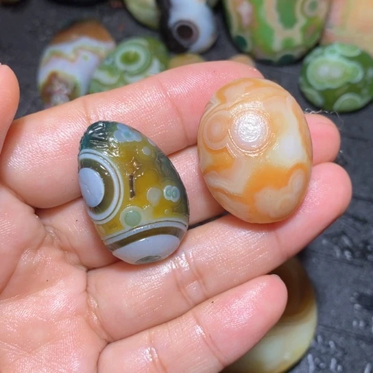 石英质玉珠宝半成品未镶嵌小*哥