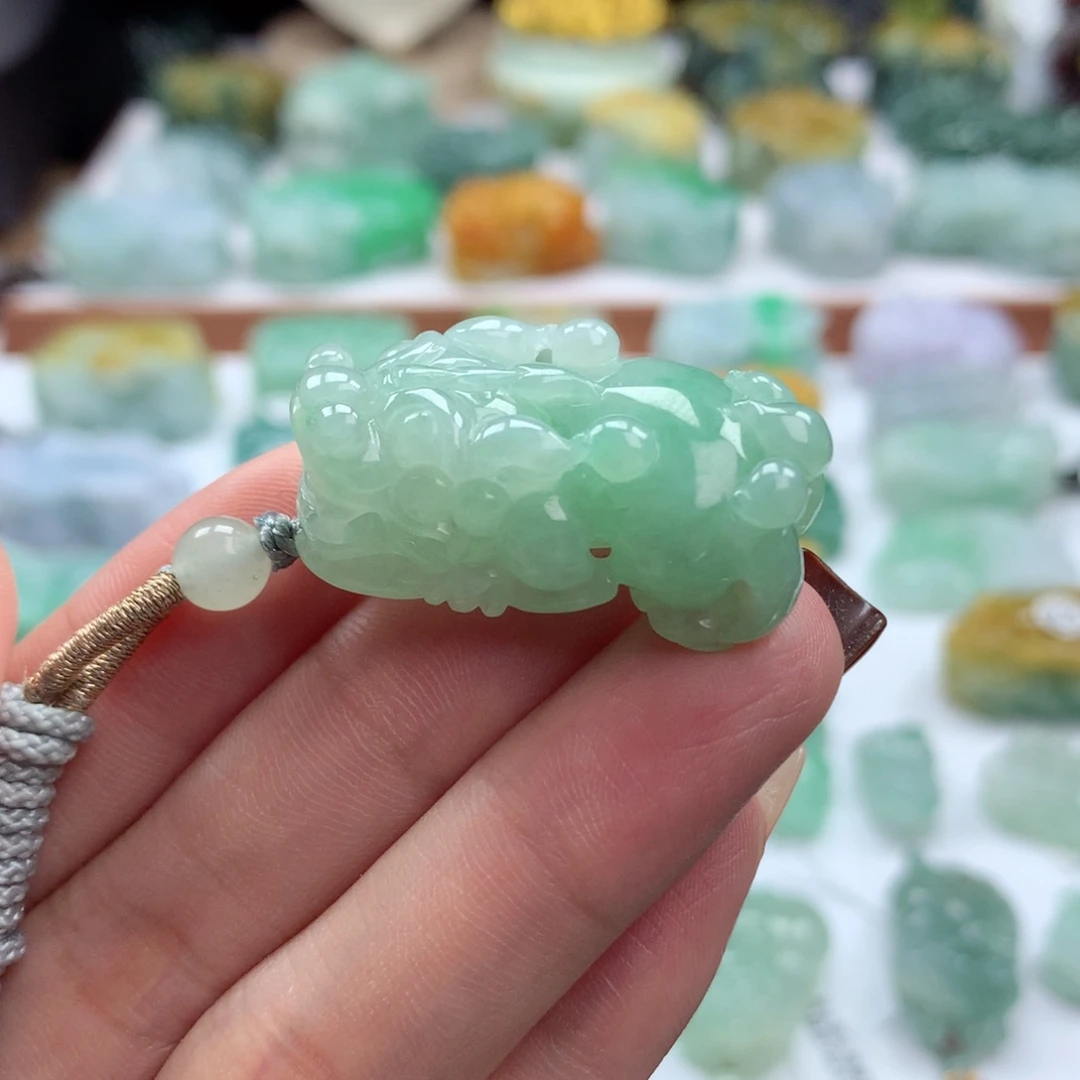 翡翠未镶嵌颈饰翡翠貔貅05