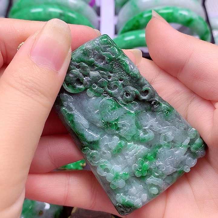 翡翠未镶嵌颈饰翡翠