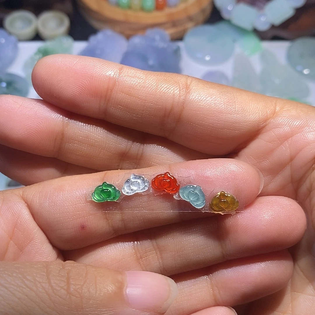 定制翡翠未镶嵌莲花