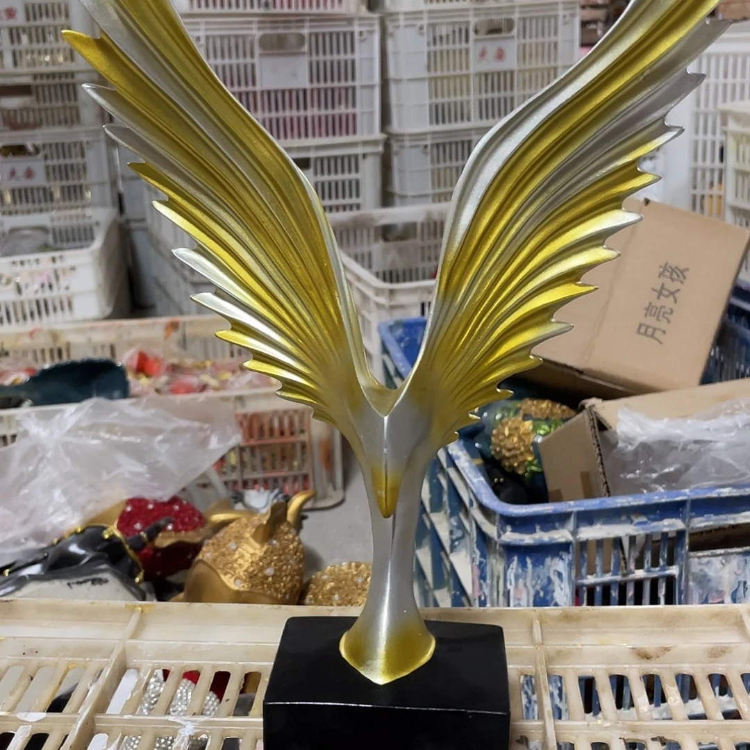 树脂金色大鹏展翅1111