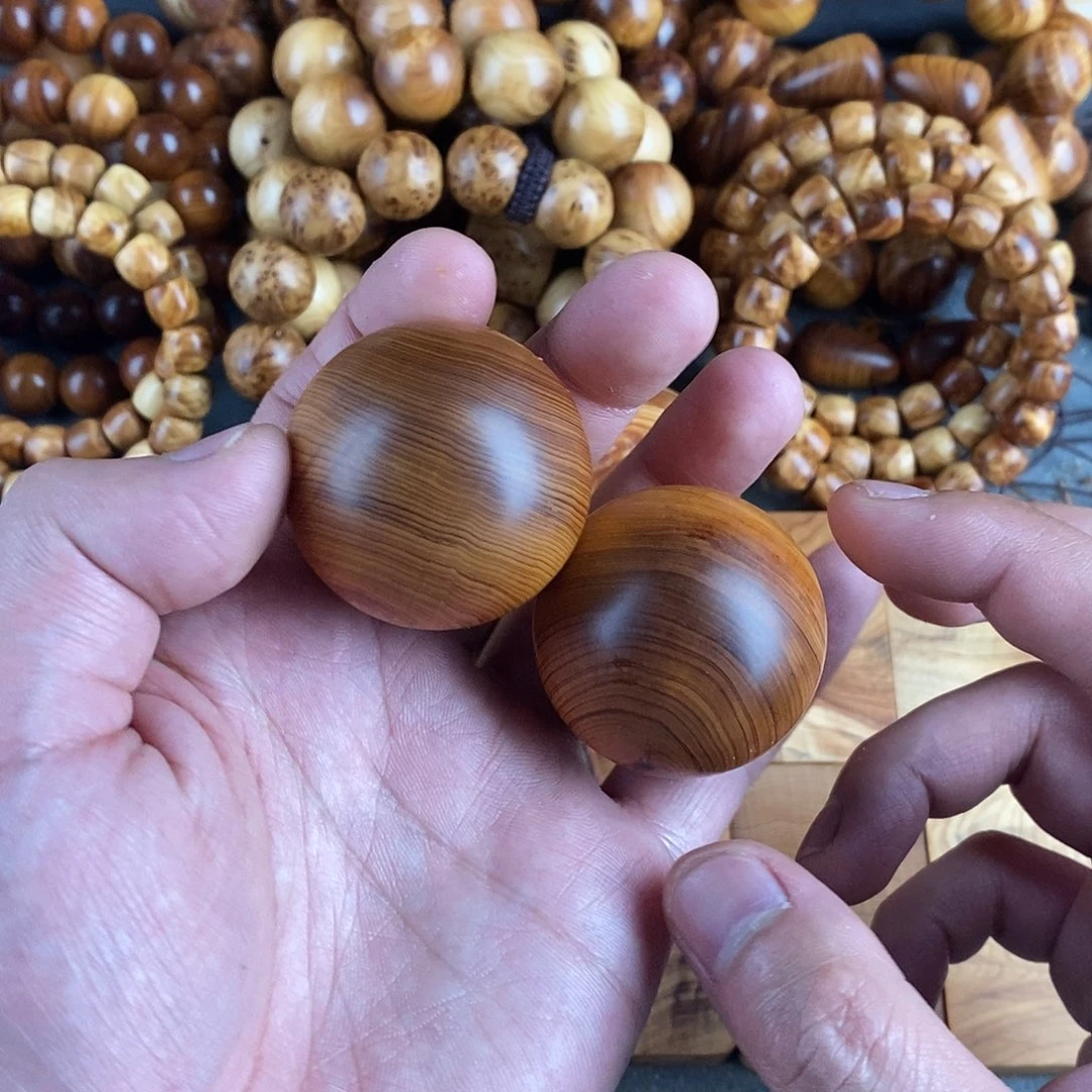 柏木（崖柏）其他4.0干黑油骨料手球