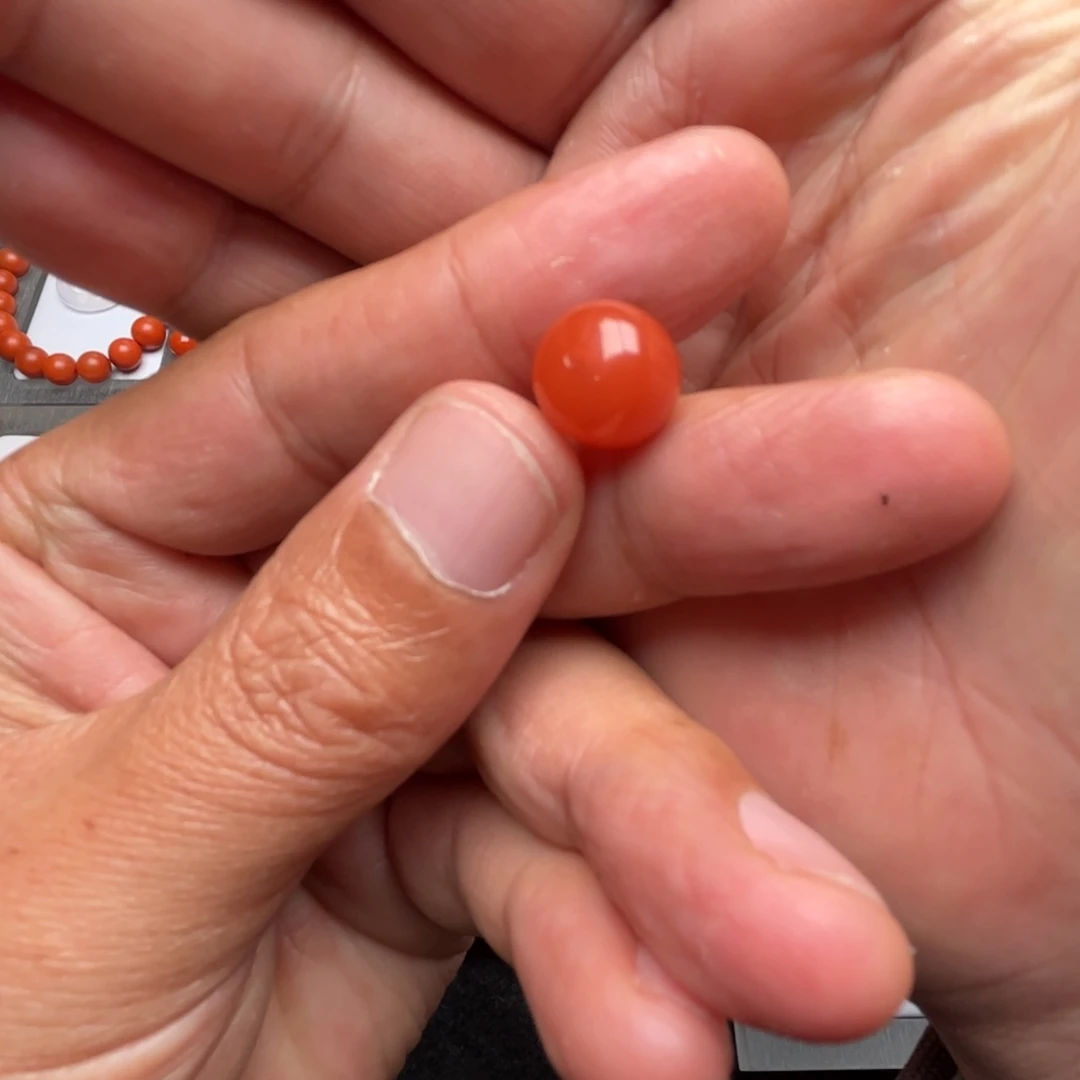 大***方南红玛瑙未镶嵌颈饰