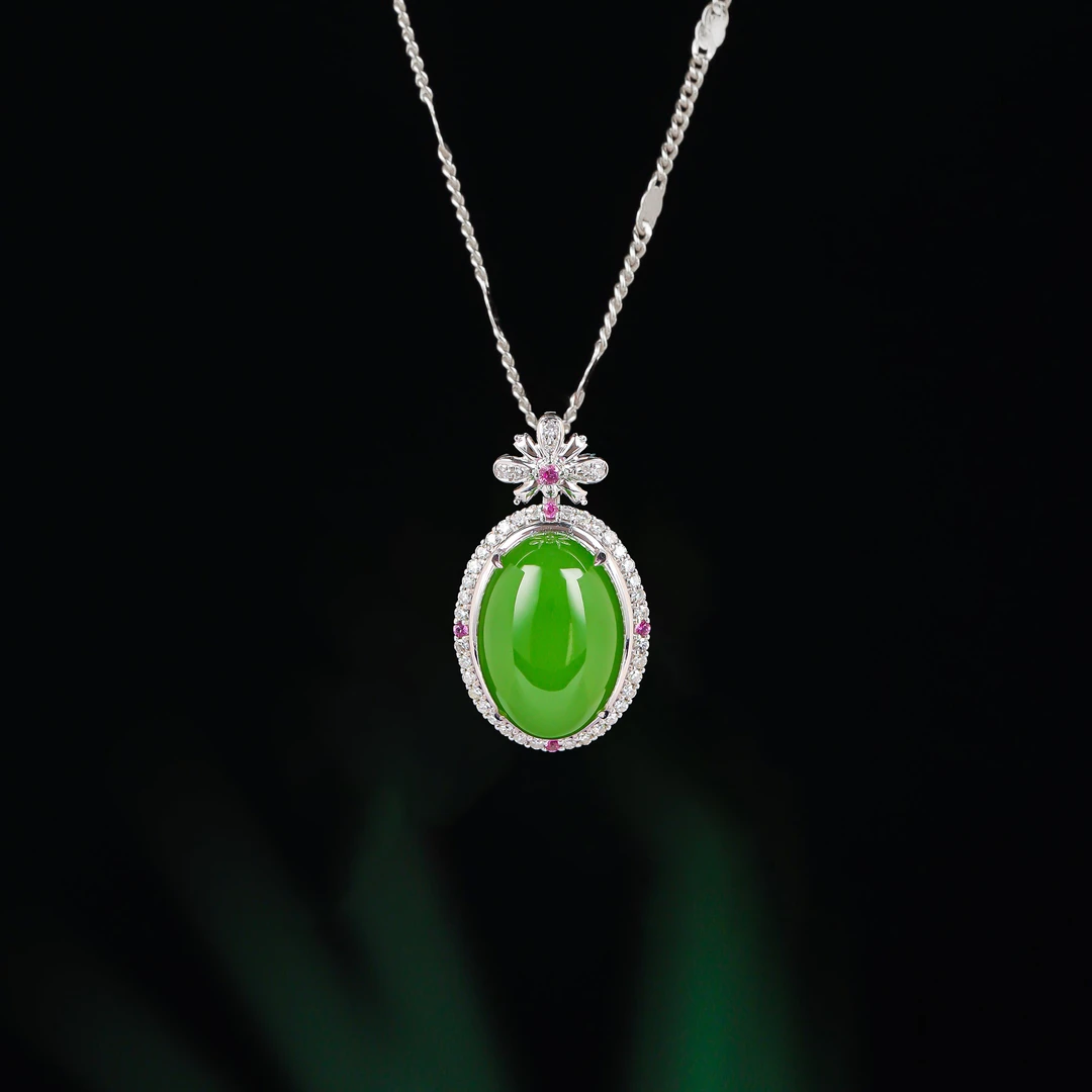 18K金星芒镶嵌10*14mm苹果绿旦面HNZ11861