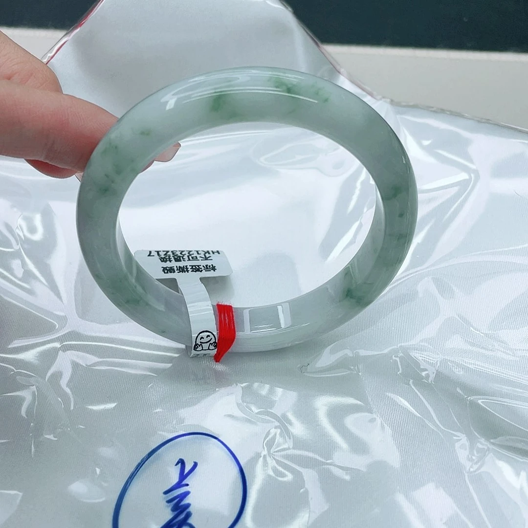 翡翠手镯未镶嵌正58