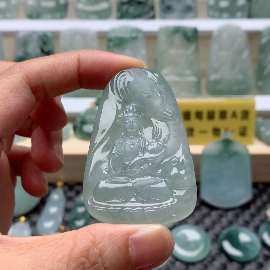 翡翠未镶嵌颈饰旭****吧普贤
