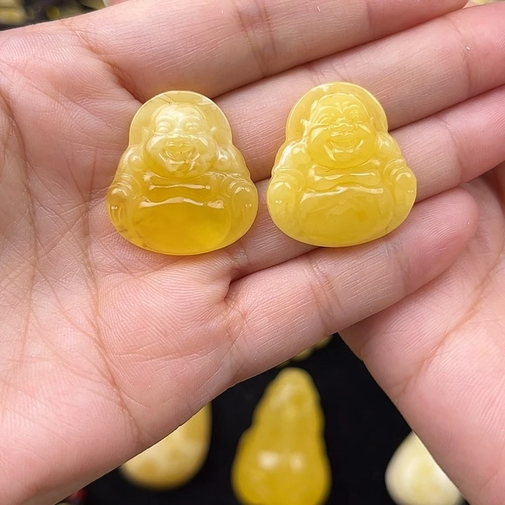 琥珀未镶嵌颈饰琥珀，多样性发其一