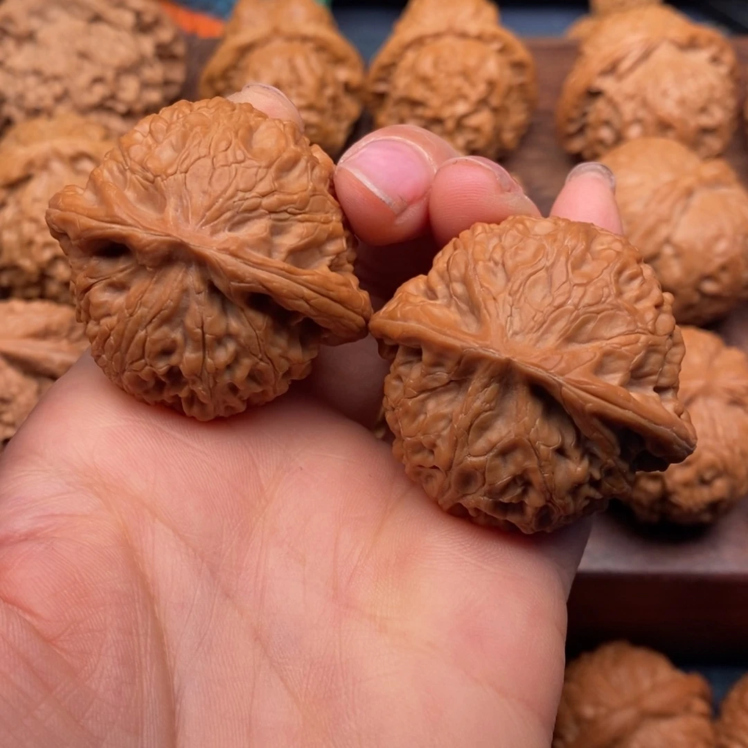 文玩核桃吊坠41.5全品精配宫灯