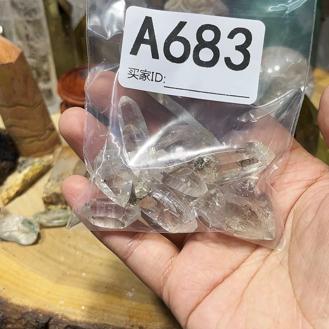 未镶嵌珠宝半成品水晶公***双多样性发其一微瑕
