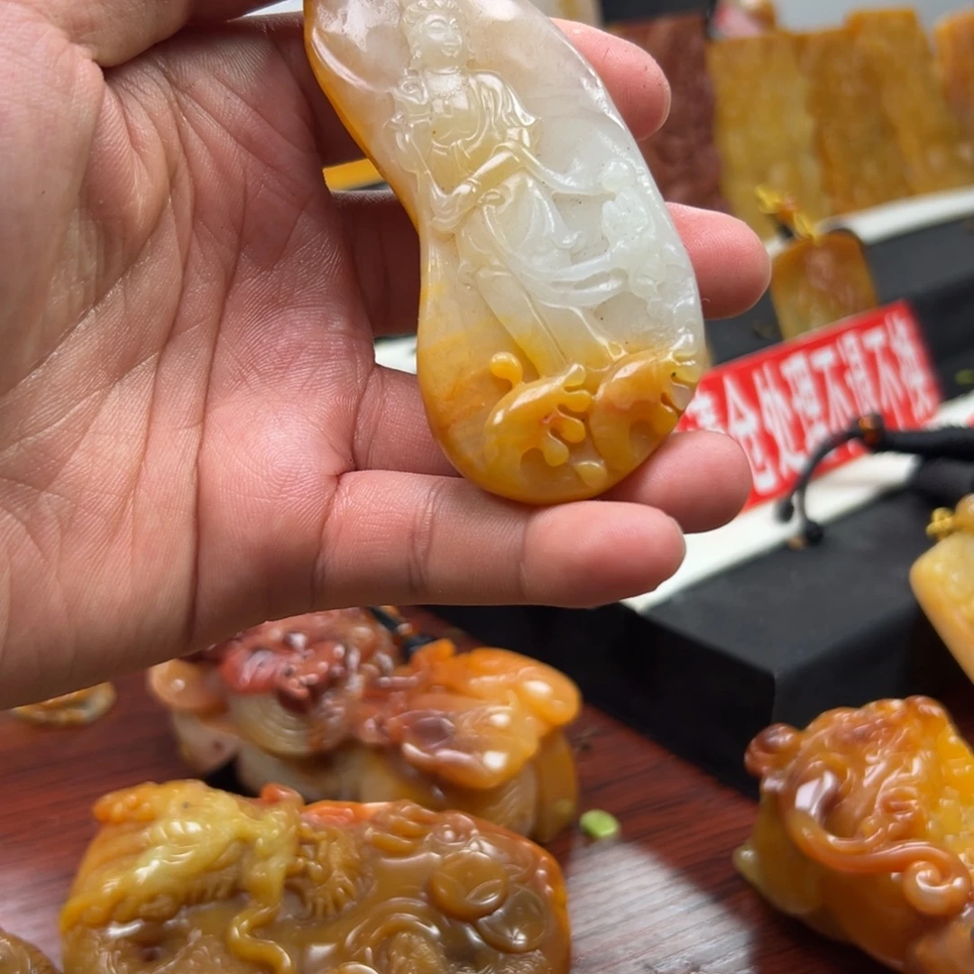 石英质玉（黄龙玉）未镶嵌多样性发货，发其一